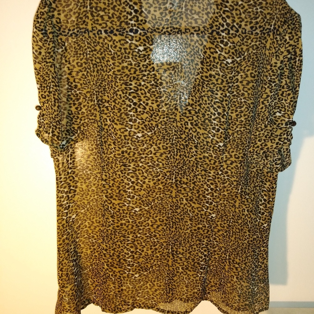 Worthington animal print shirt
